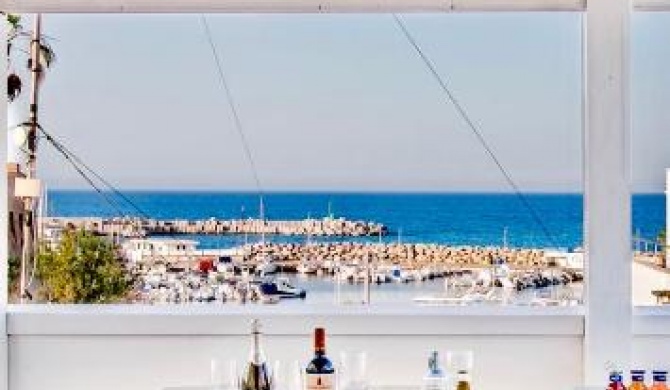 La terrazza sul porto (Salento)