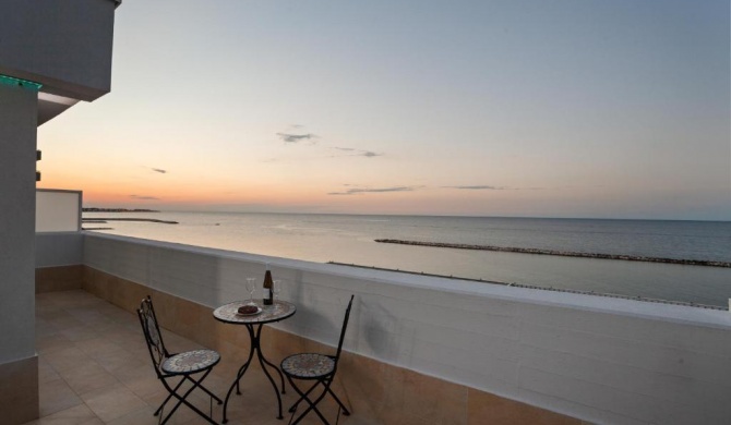 Tramonto sul mare Bari Apartment near the airport