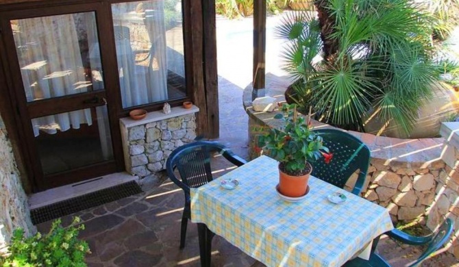 One bedroom appartement with shared pool garden and wifi at Castrignano del Capo 4 km away from the beach