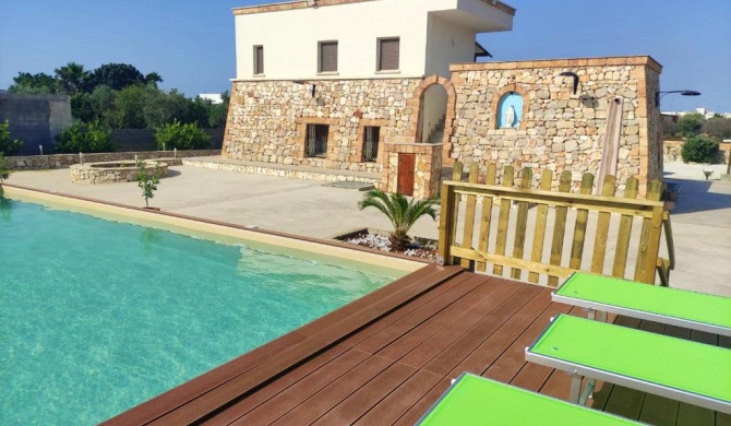 4 bedrooms villa with private pool and enclosed garden at Castrignano del Capo