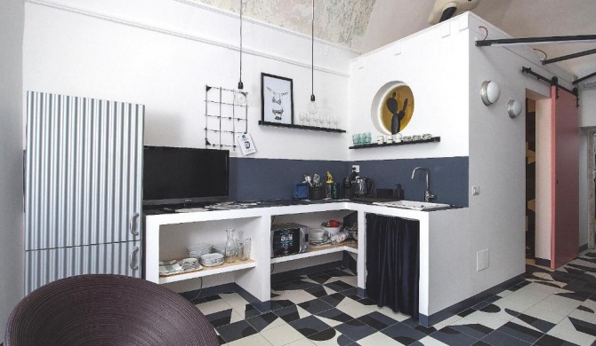 Balloon Design Studio Apartment