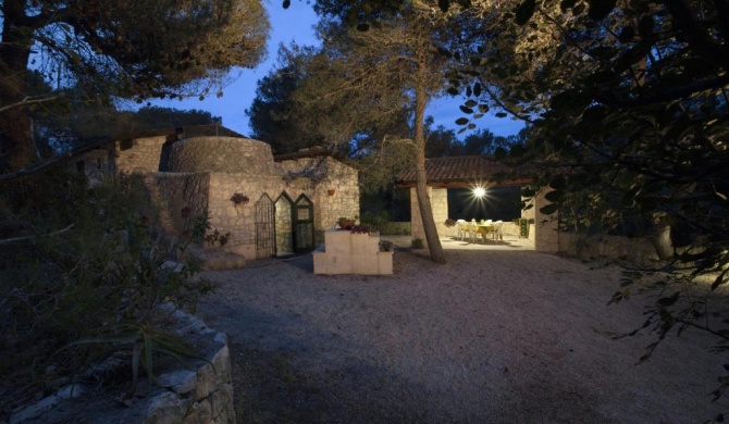 Trullo in the Wood