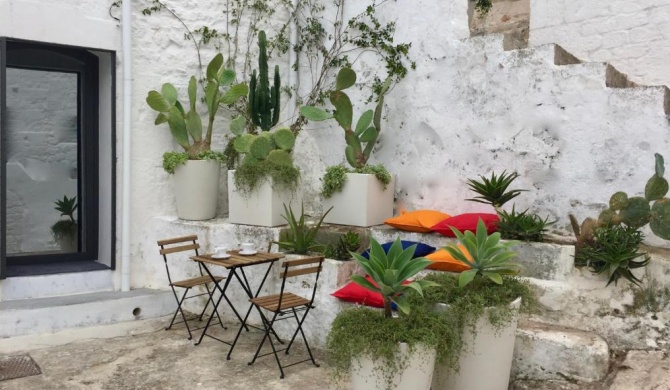 Ostuni dans le vieux bourg, maison sur la Piazzetta